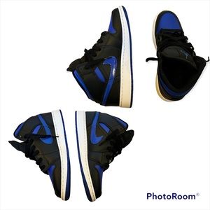 Jordan 1s ‘hyper royal’